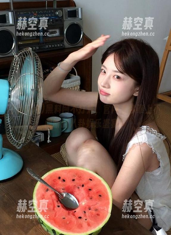 黑料网 黑料网不打烊,官网为你奉上不间断的八卦娱乐盛宴!
